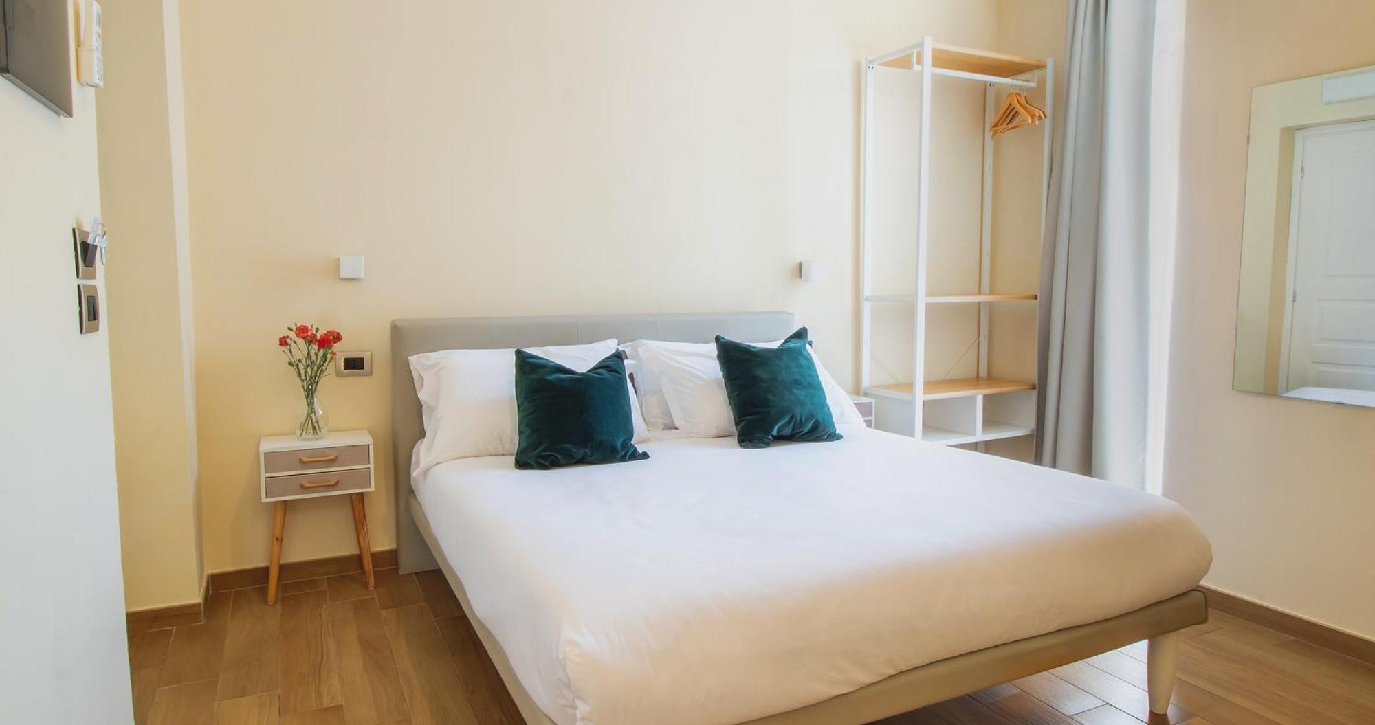 Musto Suites & Rooms Naples Exterior photo